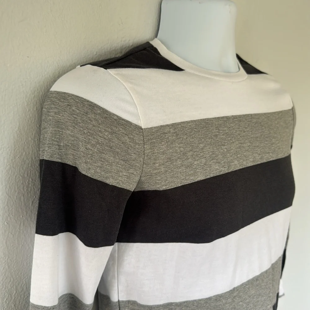 Old Navy boys black gray stripe long sleeve cotton tee size large